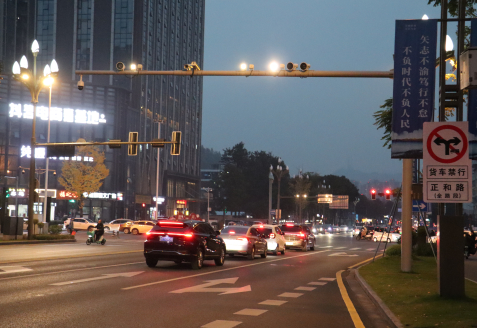 中心城区两个路口通行方式有调整  通行效率提升